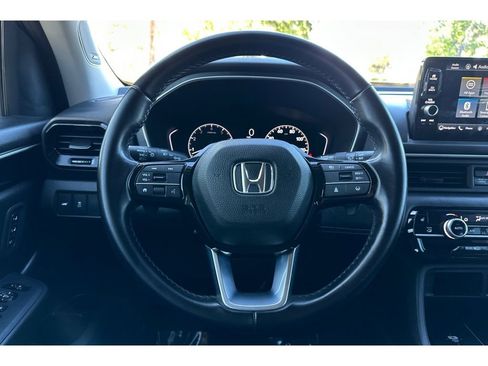 Used 2023 Honda Pilot Touring image 37