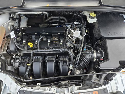 Used 2017 Ford Focus SE image 23