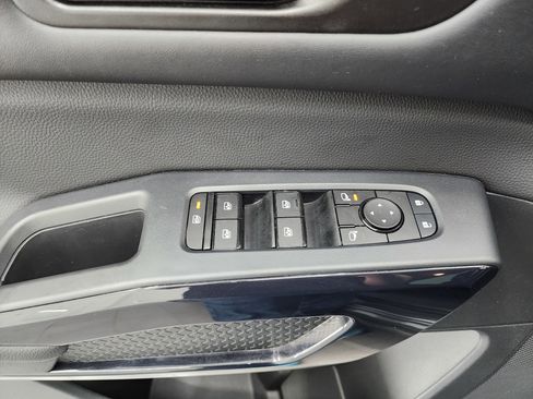 Used 2025 Nissan Pathfinder SV image 43