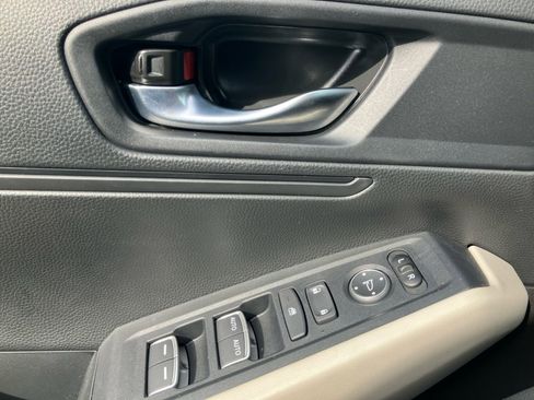 Used 2025 Honda Accord LX image 36