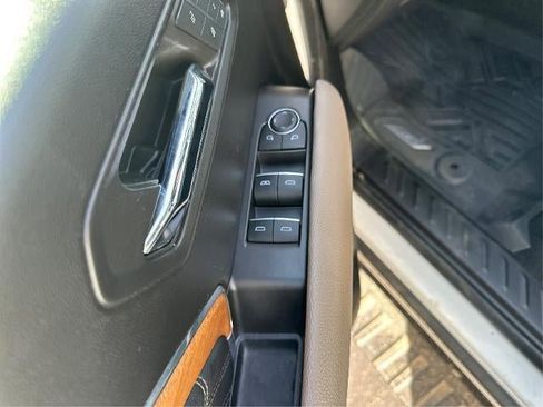 Certified 2023 GMC Canyon Denali image 18