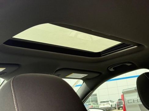 New 2026 Chevrolet Trax RS w/ Sunroof Package FWD image 6