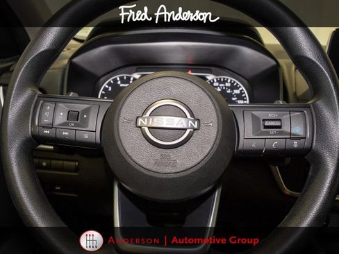 Used 2024 Nissan Rogue SV AWD/4WD image 18
