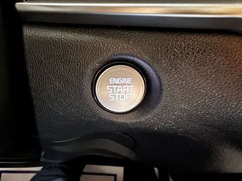 Used 2025 Kia Sorento S FWD image 43