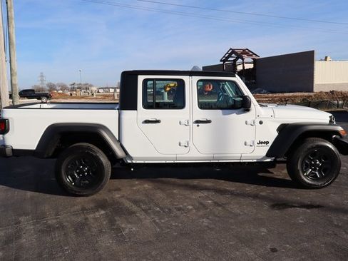 New 2026 Jeep Gladiator Sport image 3