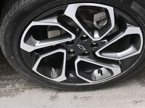 Used 2024 Chevrolet Trax RS FWD image 30