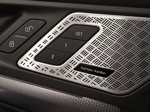 Used 2025 BMW X2 M35i w/ Premium Package image 23