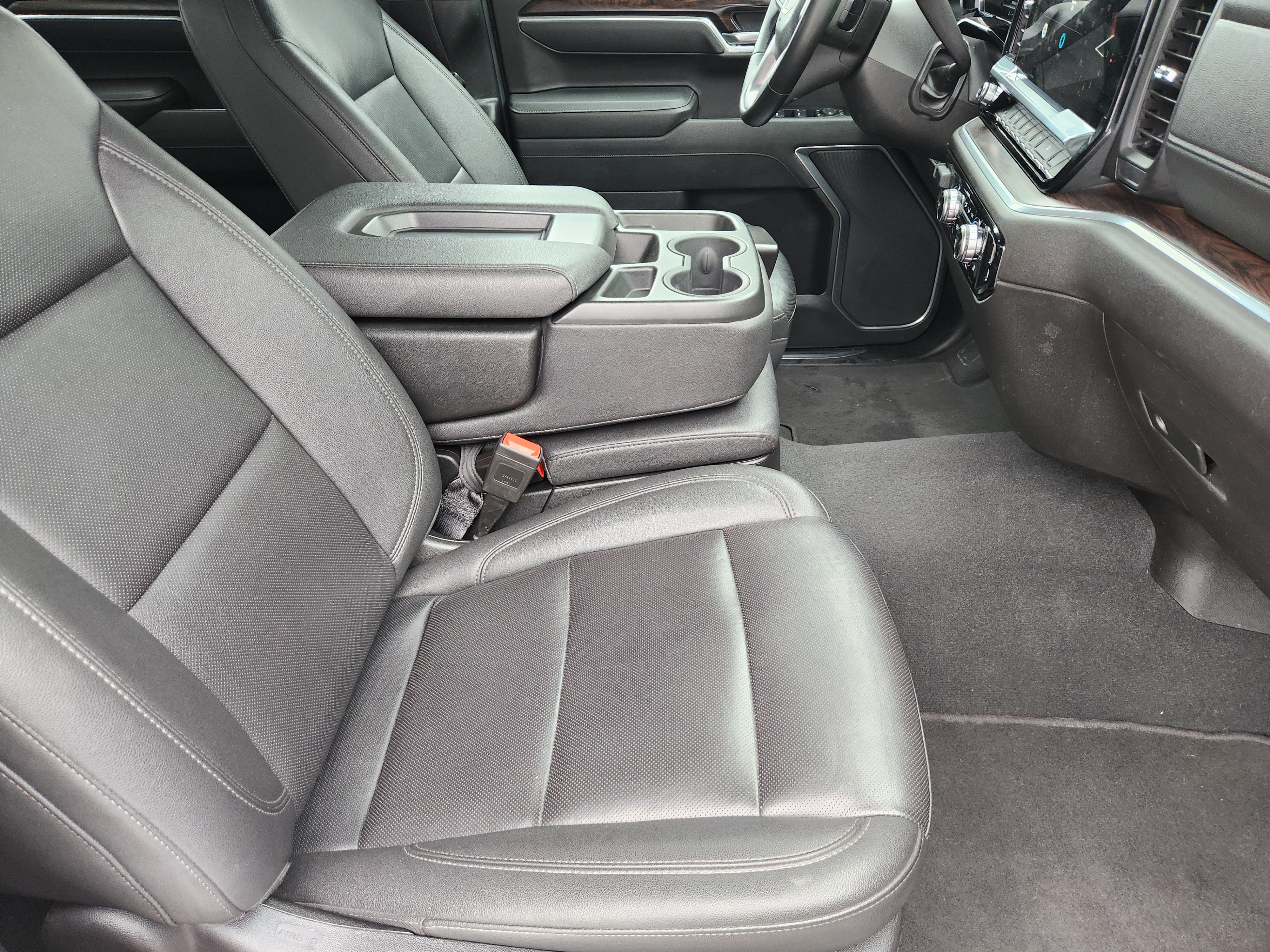 Used 2025 GMC Sierra 1500 SLT AWD/4WD image 16