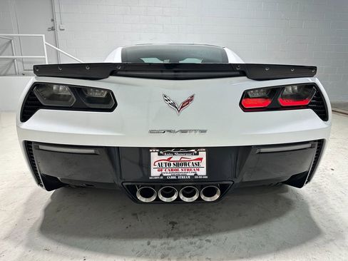 Used 2015 Chevrolet Corvette Z06 w/ 3LZ Preferred Equipment Group RWD image 9