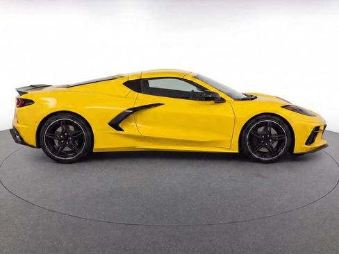Used 2025 Chevrolet Corvette Stingray Coupe w/ 1LT RWD image 4