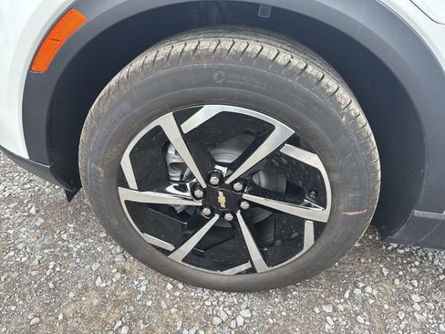 New 2026 Chevrolet Equinox EV LT image 13