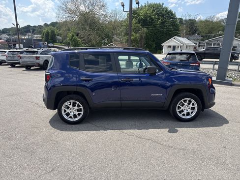Used 2021 Jeep Renegade Sport w/ Sport Appearance Group AWD/4WD image 2