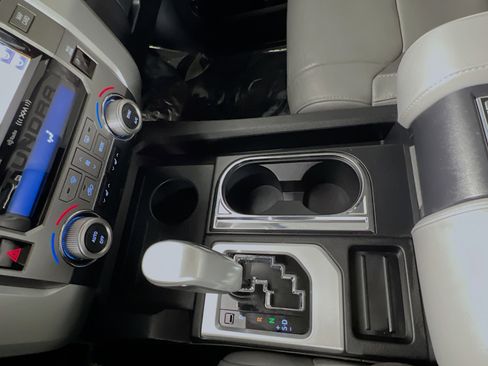 Used 2018 Toyota Tundra Limited image 24