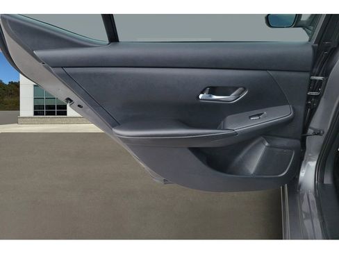 Used 2020 Nissan Sentra SV image 23