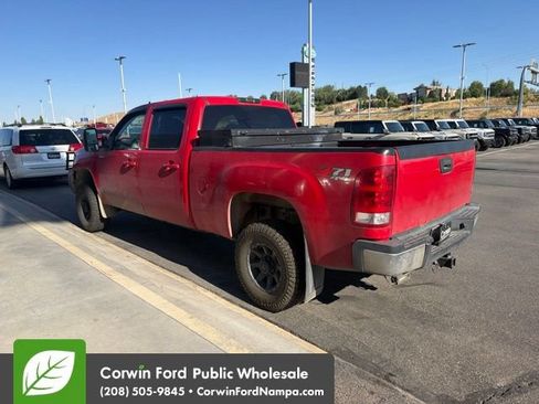 Used 2007 GMC Sierra 2500 SLT w/ Z71 Off-Road Package AWD/4WD image 6