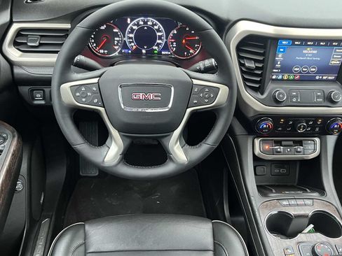 Used 2021 GMC Acadia Denali w/ Denali Ultimate Package AWD/4WD image 11