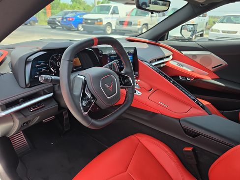 Used 2025 Chevrolet Corvette Stingray Preferred Cpe w/ 2LT RWD image 11
