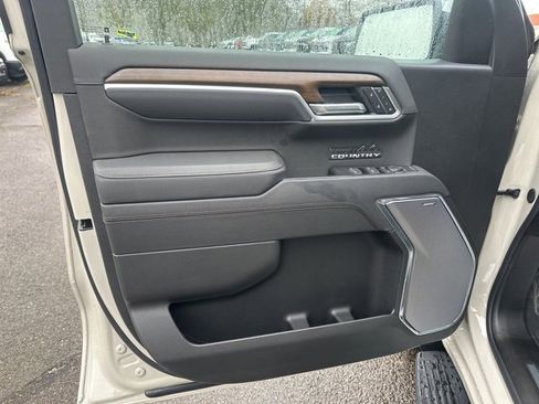 New 2026 Chevrolet Silverado 1500 High Country w/ LPO, Dark Essentials Package image 11