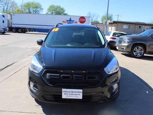 Used 2018 Ford Escape SE AWD/4WD image 3