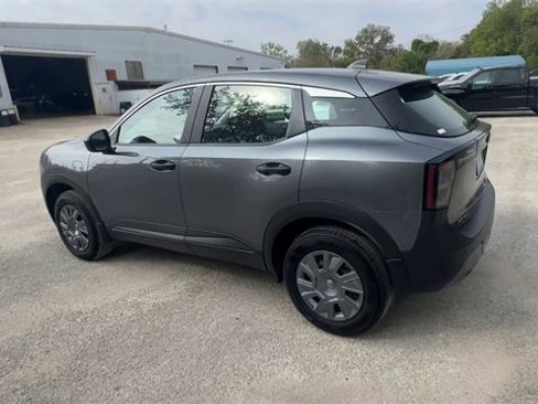 Used 2025 Nissan Kicks S image 6