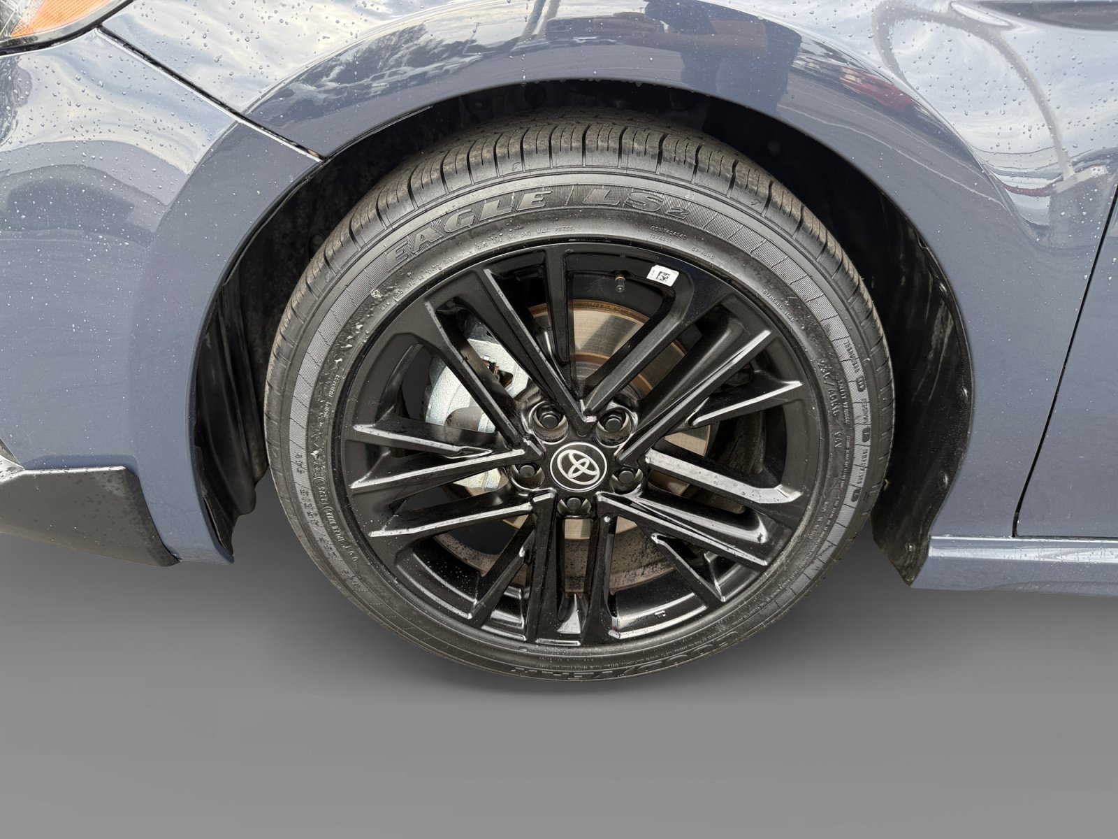 Used 2025 Toyota Camry SE FWD image 9