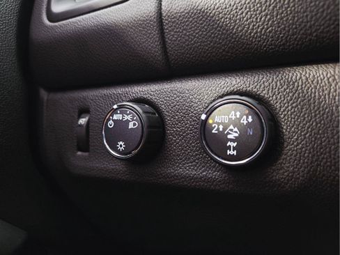 Used 2022 Chevrolet Colorado ZR2 AWD/4WD image 25