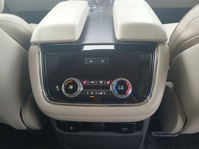 Used 2019 Lincoln Navigator L Reserve w/ Cargo Package AWD/4WD image 16