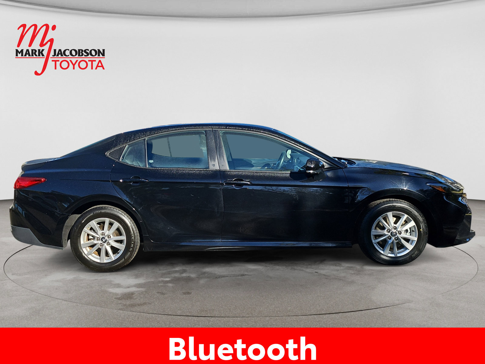 Used 2025 Toyota Camry LE FWD image 7