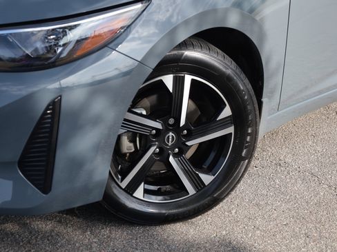 Used 2024 Nissan Sentra SV FWD image 20