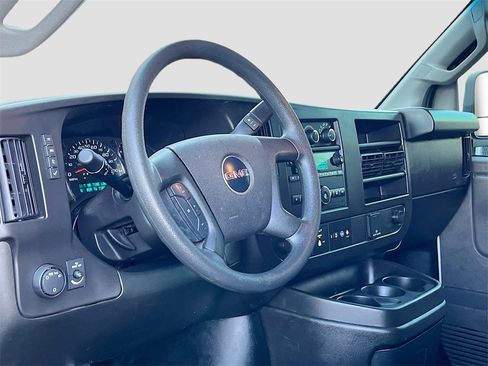 Used 2024 GMC Savana 2500 w/ Driver Convenience Package image 9