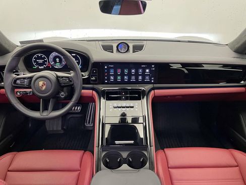 Certified 2025 Porsche Panamera 4S image 27