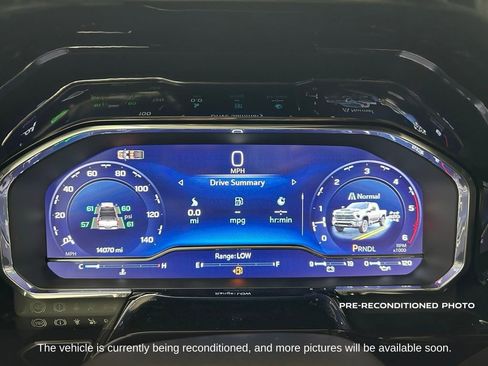 Used 2025 Chevrolet Silverado 2500 ZR2 w/ Technology Package image 17