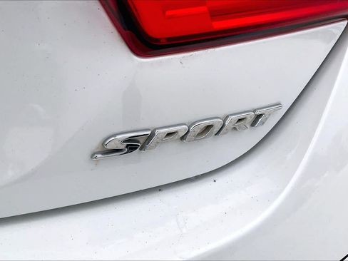 Used 2018 Honda Accord Sport image 10