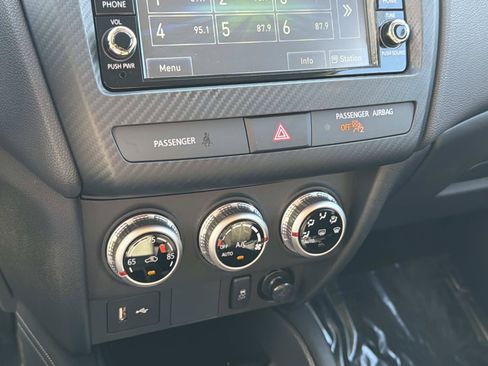 Used 2025 Mitsubishi Outlander Sport ES AWD/4WD image 19