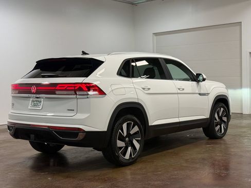 Used 2024 Volkswagen Atlas Cross Sport SE w/ Panoramic Sunroof Package AWD/4WD image 23