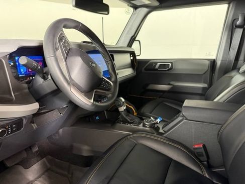 Used 2023 Ford Bronco Badlands AWD/4WD image 6