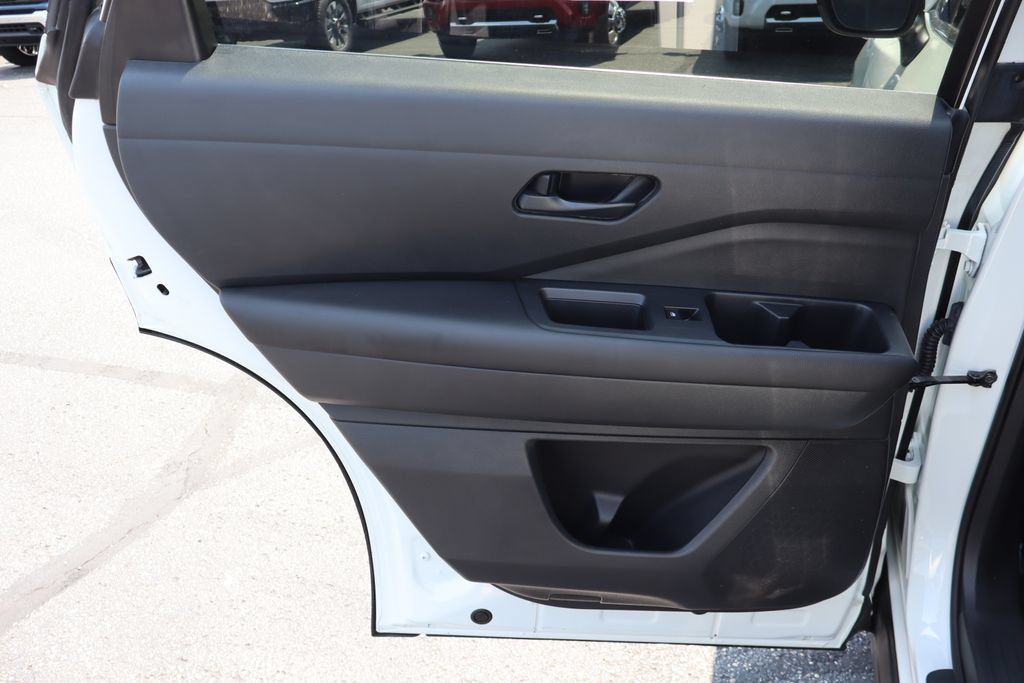 Used 2023 Nissan Pathfinder S AWD/4WD image 26