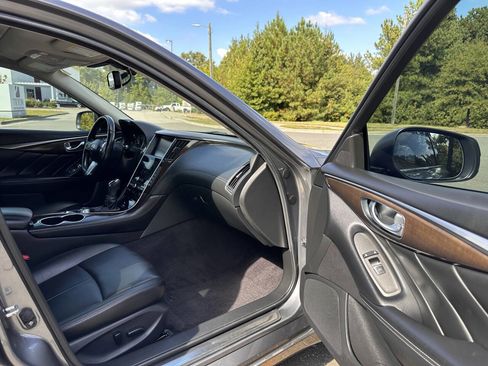 Used 2018 INFINITI Q50 Luxe w/ Essential Package (3.0T Luxe) image 17