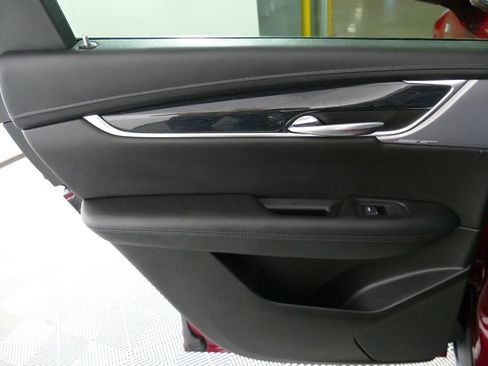 Used 2020 Cadillac XT5 Premium Luxury AWD/4WD image 30