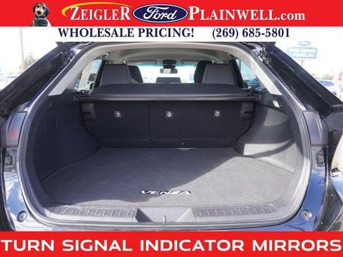 Used 2022 Toyota Venza LE image 10