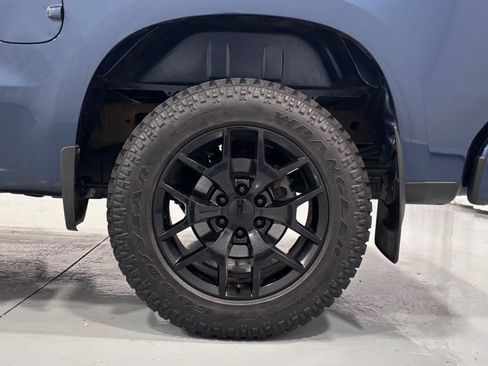 Used 2020 Chevrolet Silverado 1500 Custom w/ Custom Value Package AWD/4WD image 31