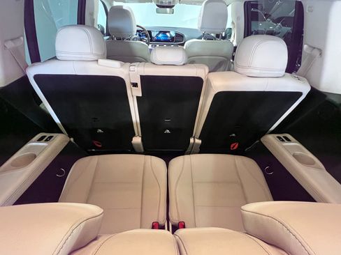 Used 2022 Mercedes-Benz GLS 450 4MATIC image 19