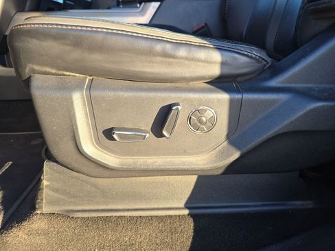 Used 2018 Ford F350 Platinum image 14