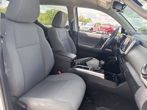 Used 2020 Toyota Tacoma SR5 image 28