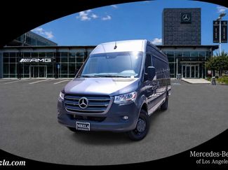 Used 2023 Mercedes-Benz Sprinter 4500 video 1