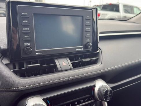 Used 2021 Toyota RAV4 XLE image 12