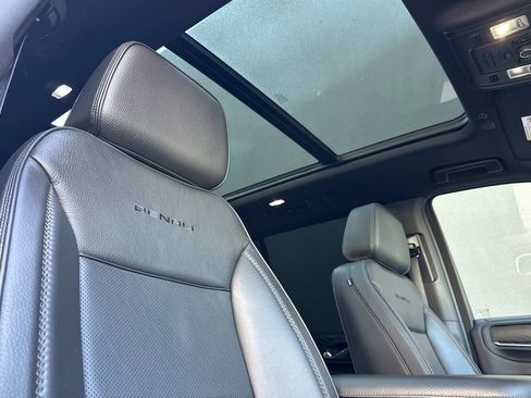 Used 2023 GMC Yukon Denali image 25