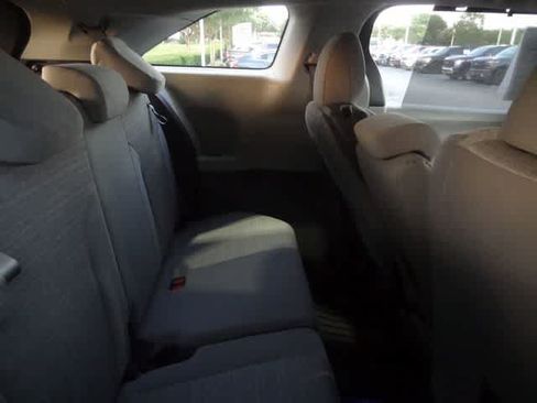 Used 2021 Toyota Sienna LE w/ LE Plus Package FWD image 16