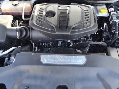 Used 2024 Jeep Wagoneer Series III image 41