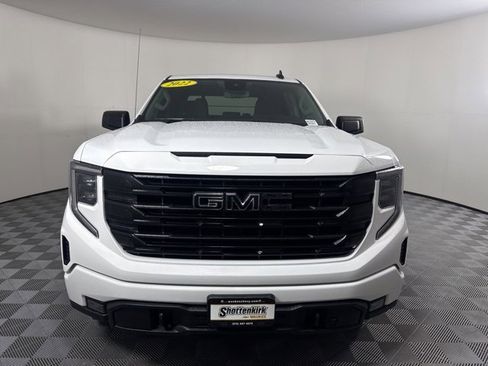 Used 2022 GMC Sierra 1500 Elevation w/ LPO, Elevation Black Package image 6